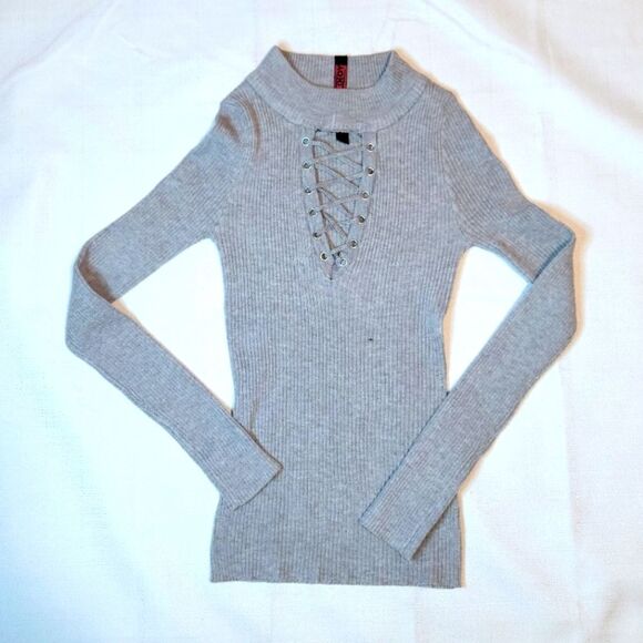 Yoki Gray Ribbed Lace Up Chest Mock Neck Long Sleeve Sweater Size Small - Picture 1 of 11